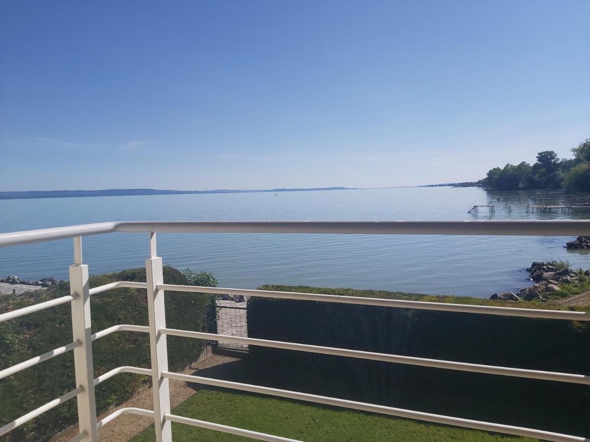Apartmanhaz Horvath Balatonboglar Exterior photo
