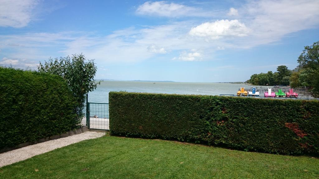 Apartmanhaz Horvath Balatonboglar Exterior photo