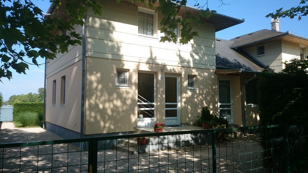 Apartmanhaz Horvath Balatonboglar Exterior photo